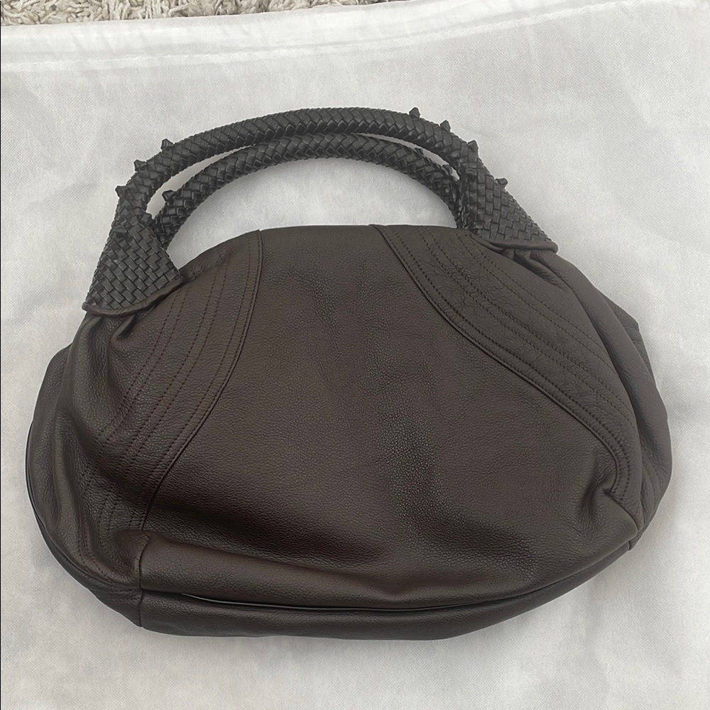 Elegant Brown Hobo Bag with Soft Crescent Design - Picture 2 of 7